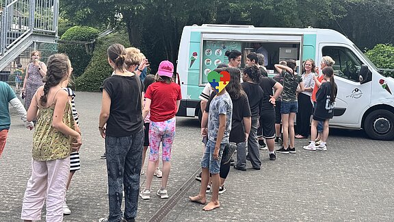 Eiswagen-Aktion für Förderschulen