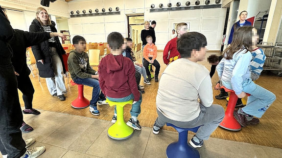 Bewegungshocker für die Heinrich-Hanselmann-Schule