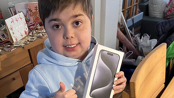 Neues Handy ermöglicht wieder Verbindung zur Außenwelt